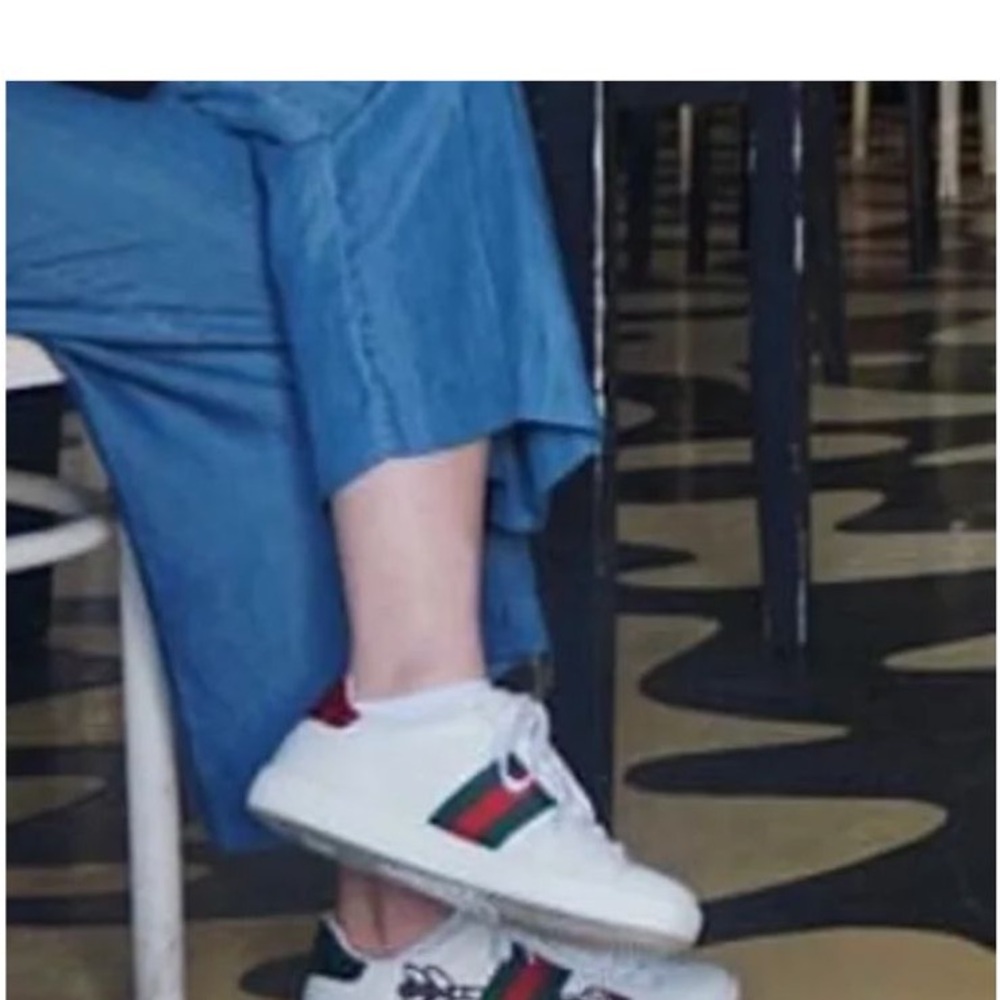 Gucci White Sneakers with Red and Green Stripes - Picture 3 of 4